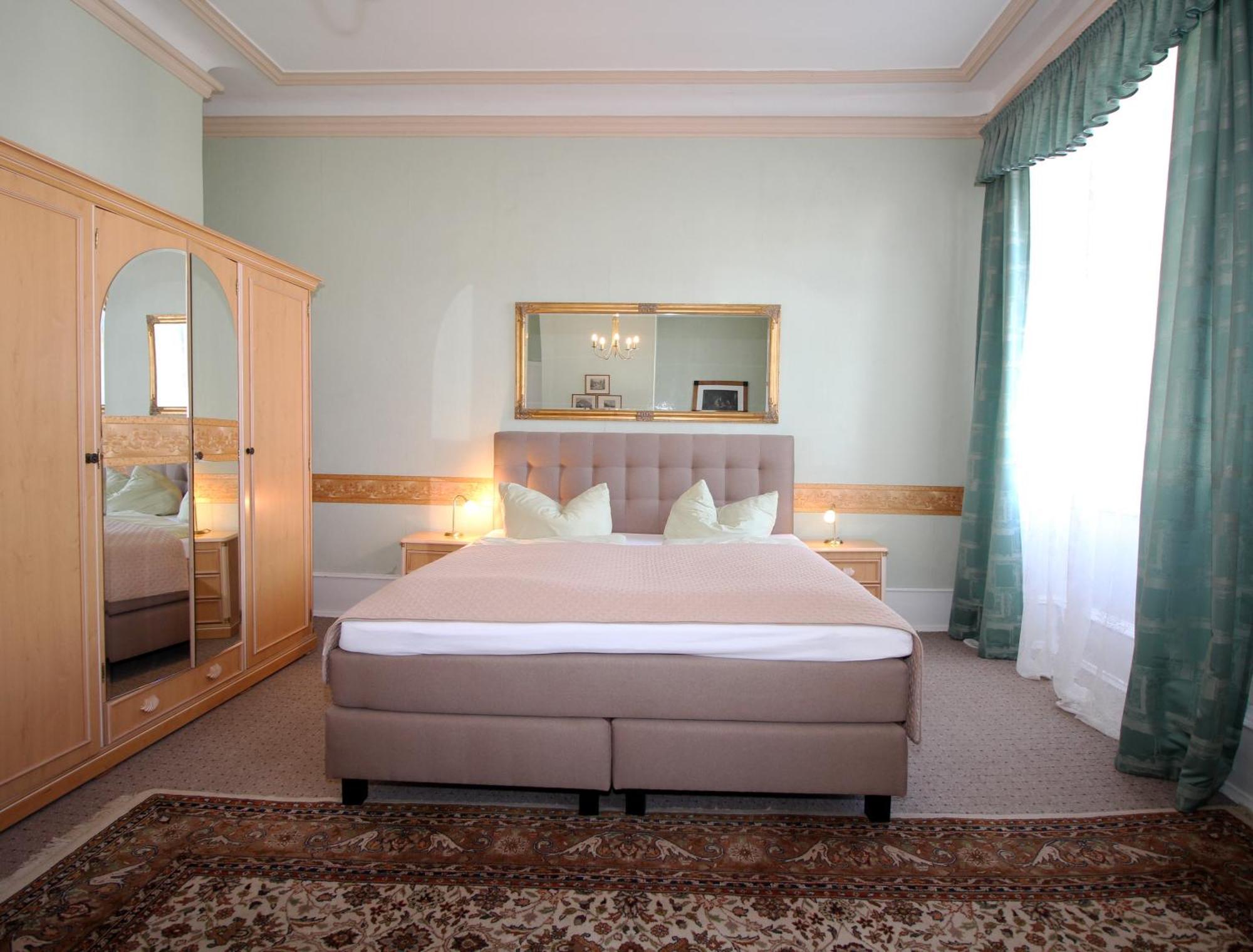 Historisches Hotel Zum Schwan Bad Karlshafen Dış mekan fotoğraf