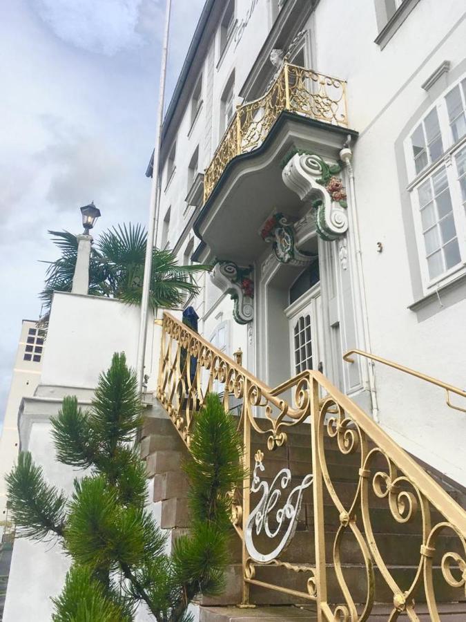 Historisches Hotel Zum Schwan Bad Karlshafen Dış mekan fotoğraf
